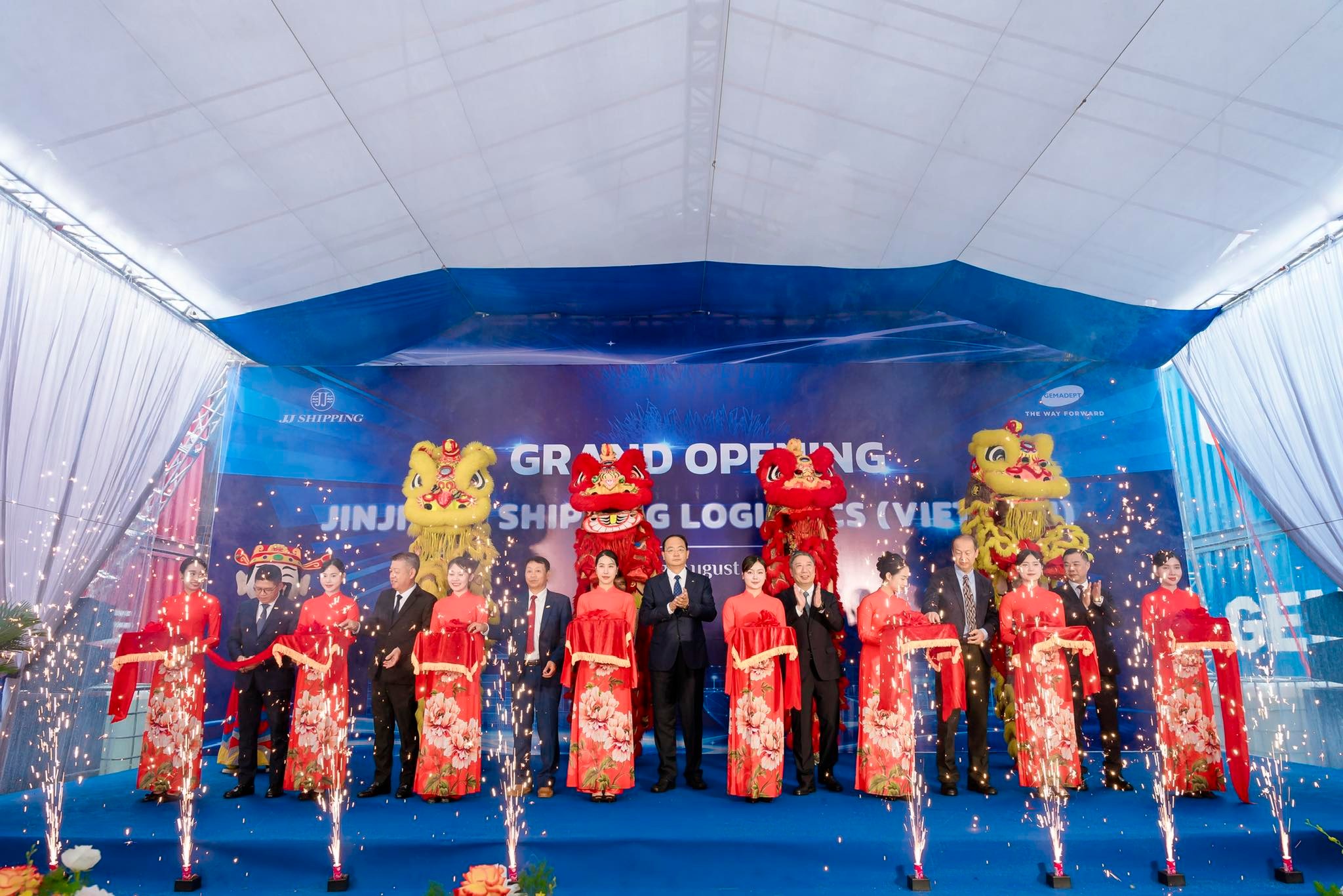 Tổ chức sự kiện khai trương